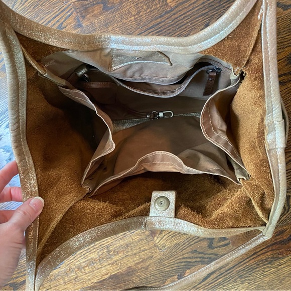 Elegant Gold and Silver Tote Bag - Picture 3 of 9